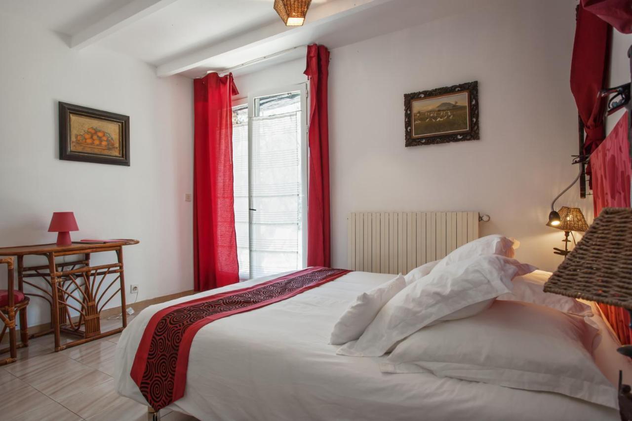 Chambre D'Hotes La Cascade Courmes Kültér fotó